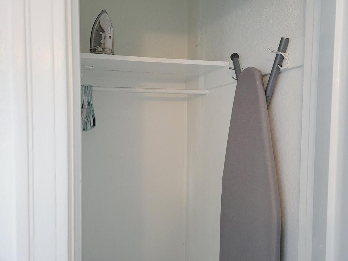 Apartment Spacious In Hollywood!