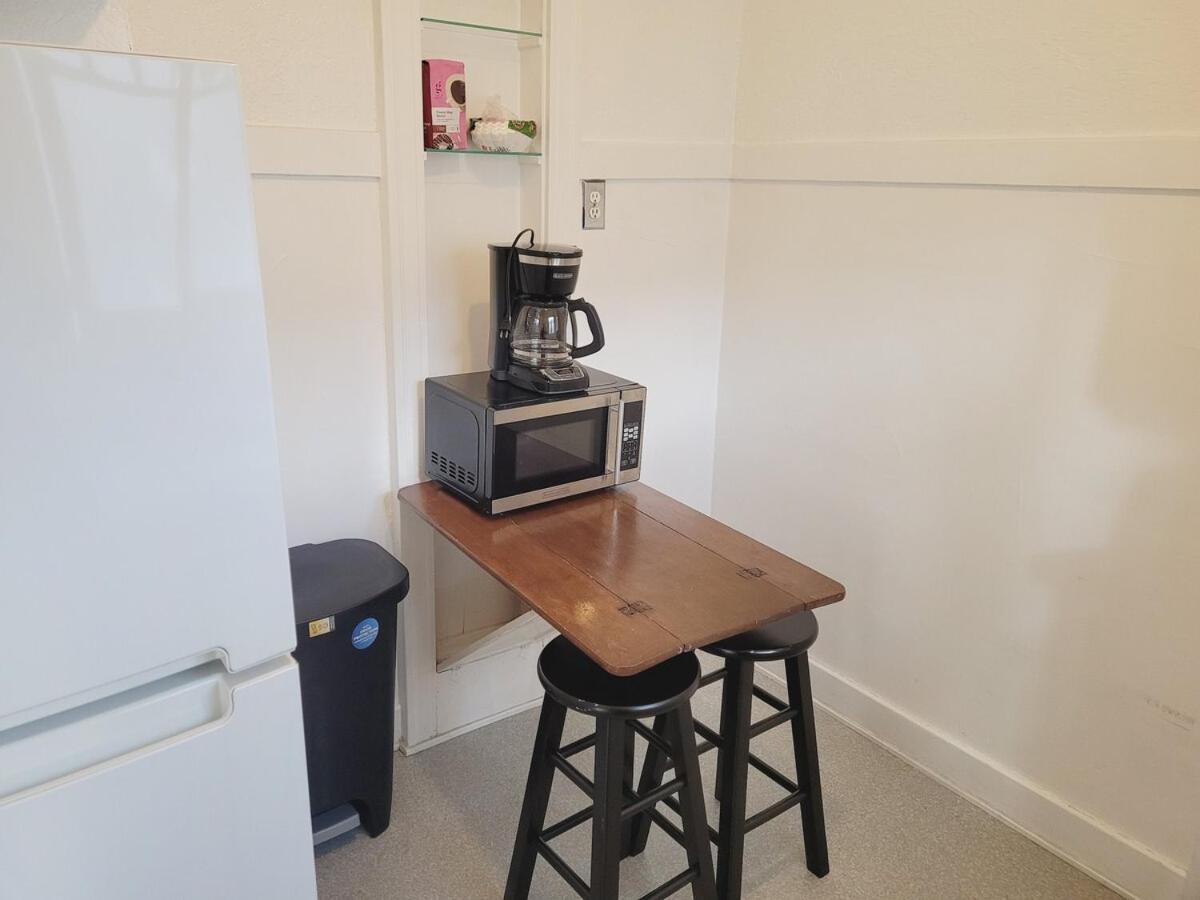 Spacious In Hollywood!